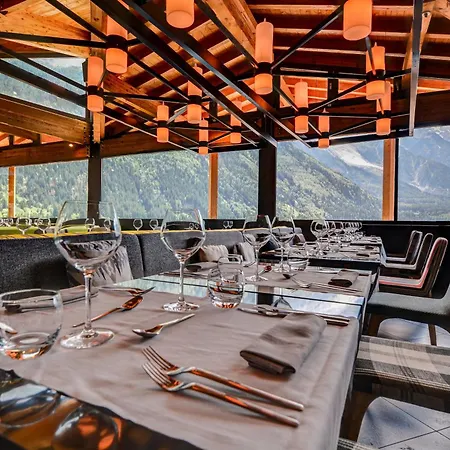 알피나 에클렉틱 호텔 4*